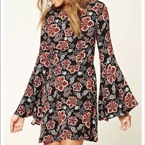 Floral bell sleeve dress